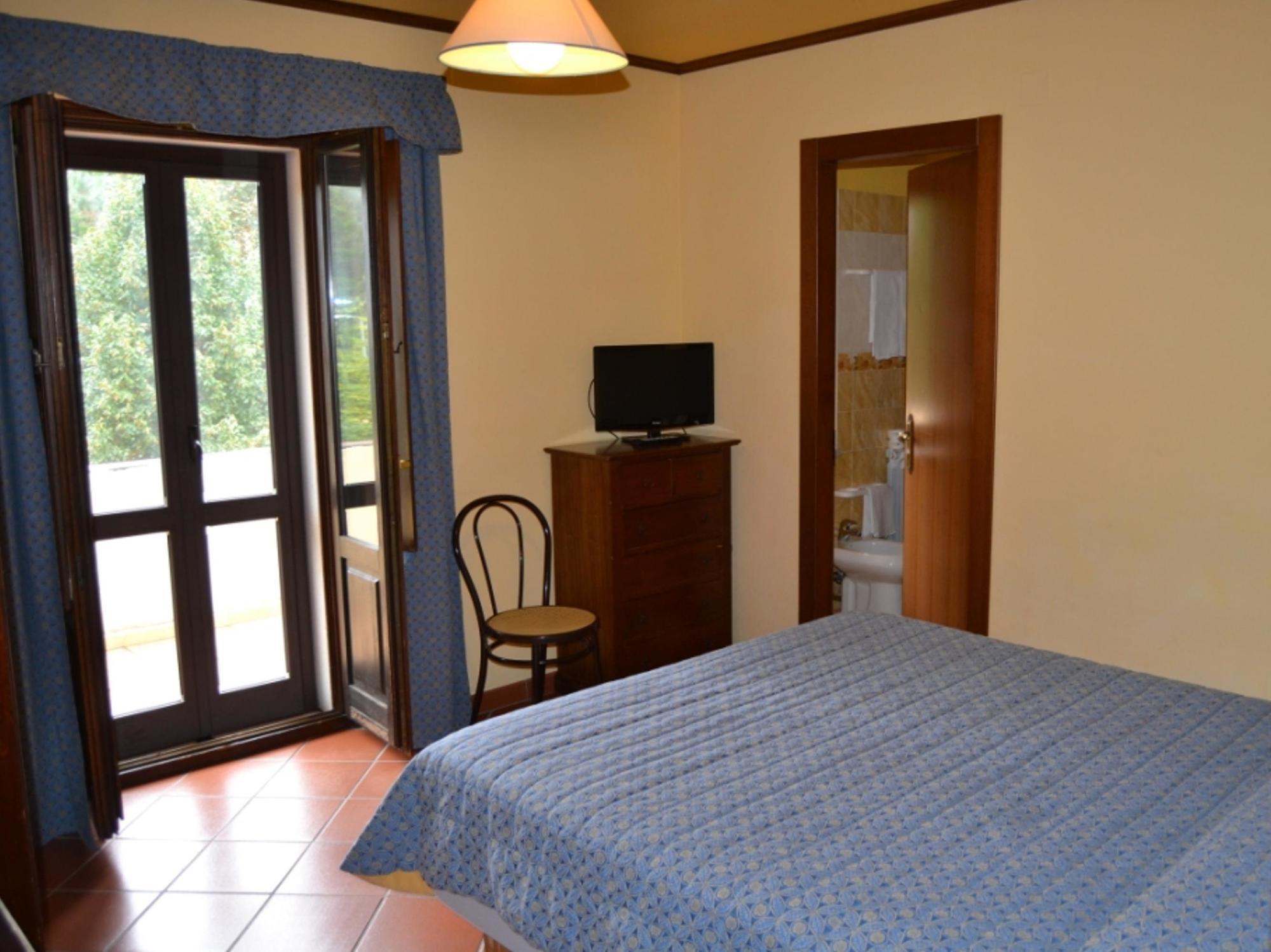 Hotel Valle Dell' Oro 페스카세롤리 외부 사진
