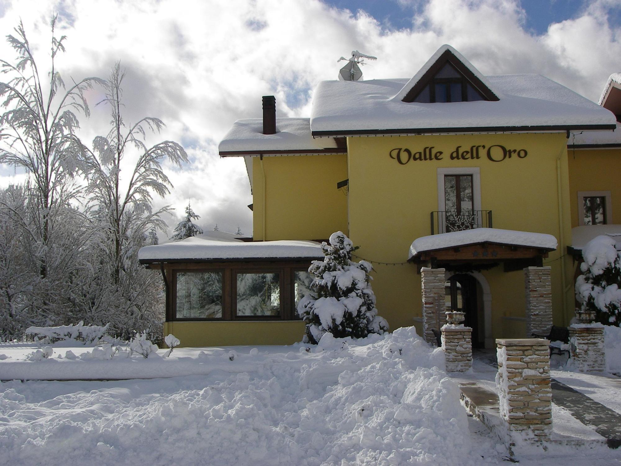 Hotel Valle Dell' Oro 페스카세롤리 외부 사진