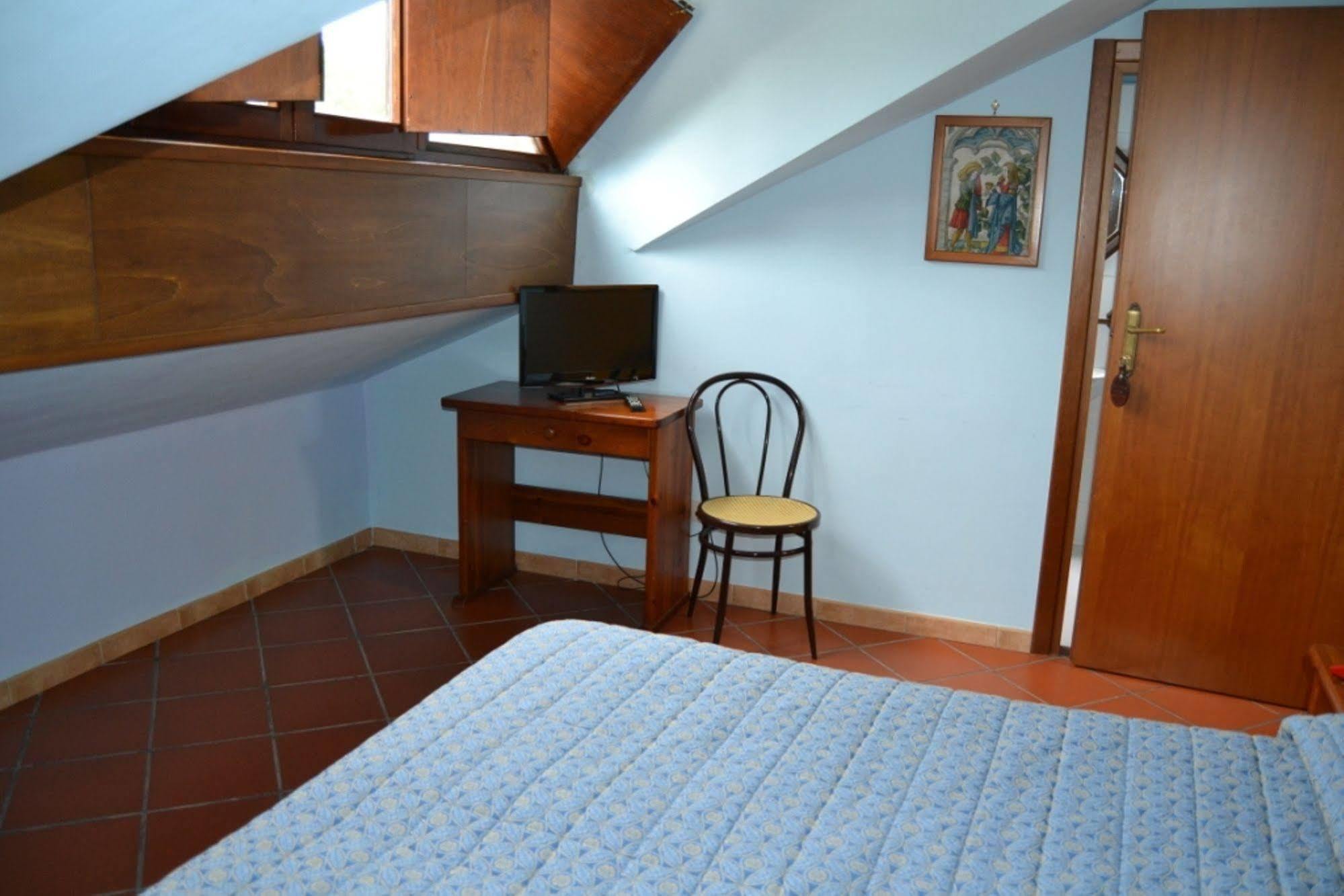 Hotel Valle Dell' Oro 페스카세롤리 외부 사진